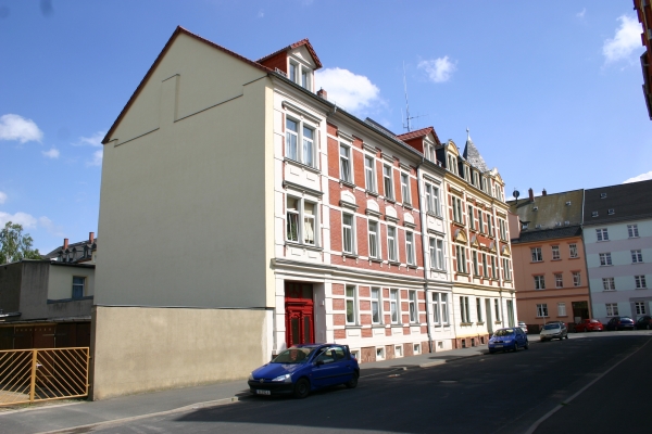 Sanierte 2-Raum-Wohnung mit Tageslichtbad und Wanne im Zentrum