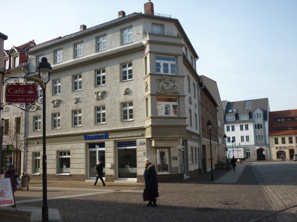 2,5-Raum-Wohnung im 2. OG des Merkurhauses in bester Zentrumslage - Übernahme vollmöbliert möglich