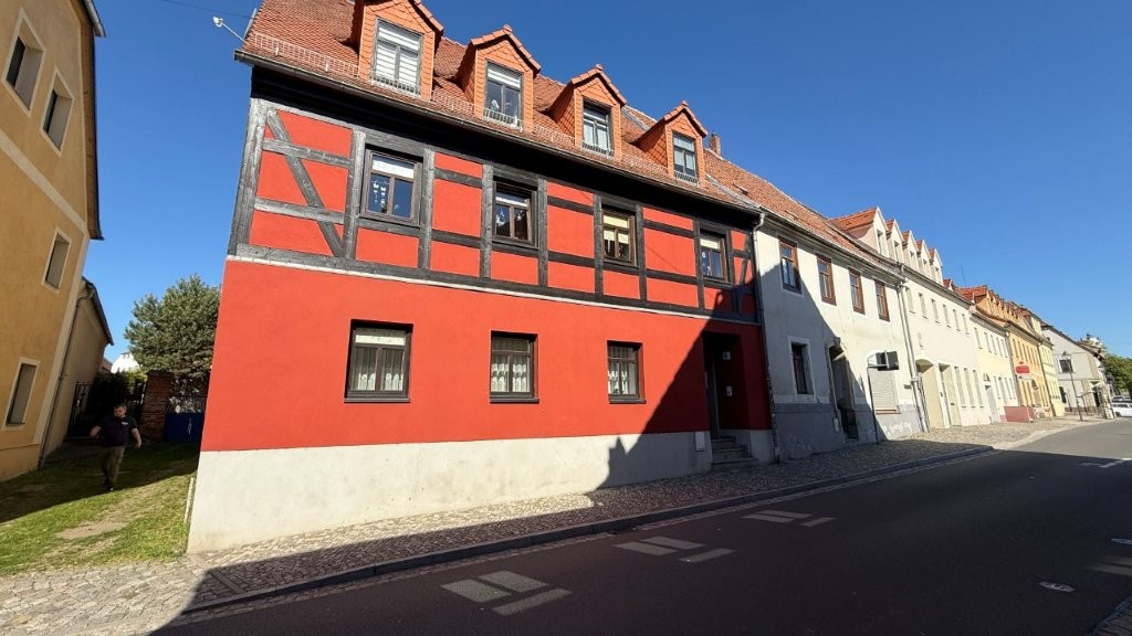 Zwei Häuser im Herzen des Ortskerns – vielseitiges Wohn- und Geschäftshaus mit großem Entwicklungs- und Baupotenzial