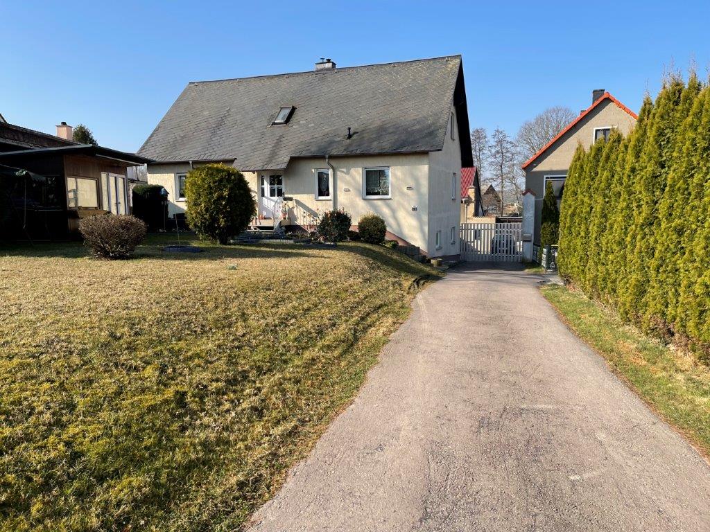 Großzügiges Einfamilienhaus auf dem Land mit Kamin, Pool, Terrasse u.v.m.