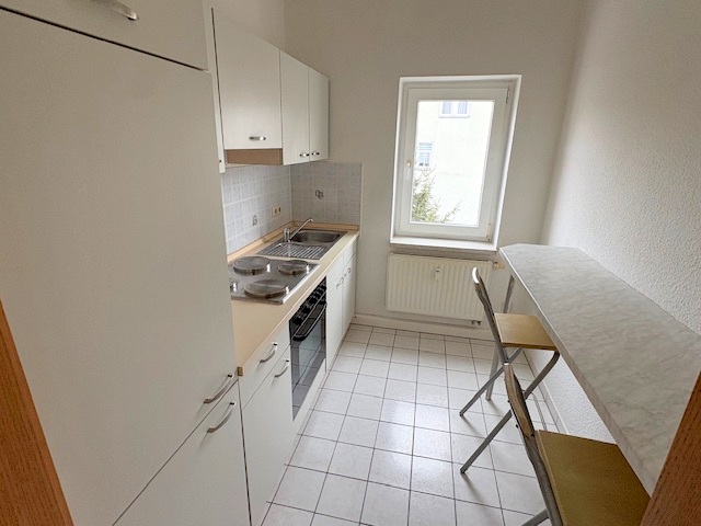 1-Raum-Wohnung mit Einbauküche und Tageslichtbad in Roßwein zu vermieten