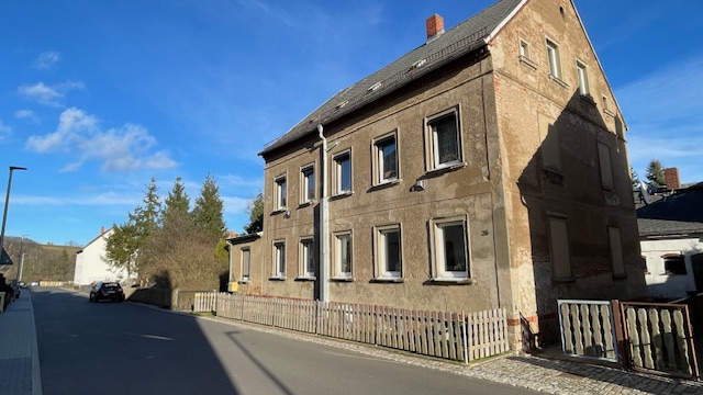 Achtung - Preisrutsch! Sanierungsbedürftiges 2-Familien-Haus am Döbelner Stadtrand