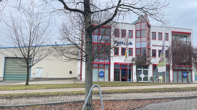 Großzügige Produktionshalle inkl. Büroräumen im Gewerbegebiet Döbeln-Ost zu vermieten