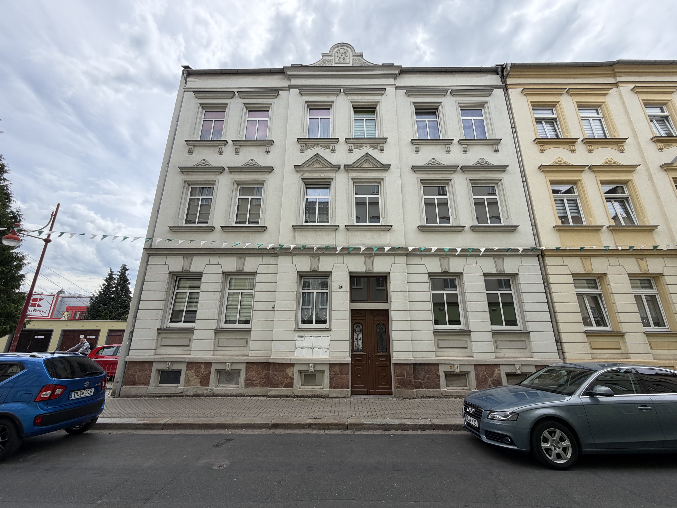 Dachgeschosswohnung mit Flair sucht neue Mieter! Zweiraum-Wohnung im Zentrum