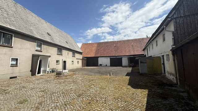 Wohlfühlort für Generationen! Historischer 4-Seiten-Hof inkl. 10.000 m² Grundstück bei Döbeln zu verkaufen