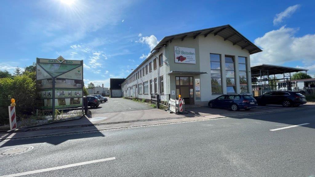 Gewerbeobjekt in Lommatzsch - Großzügiges Grundstück mit Lager- und Verwaltungsgebäuden