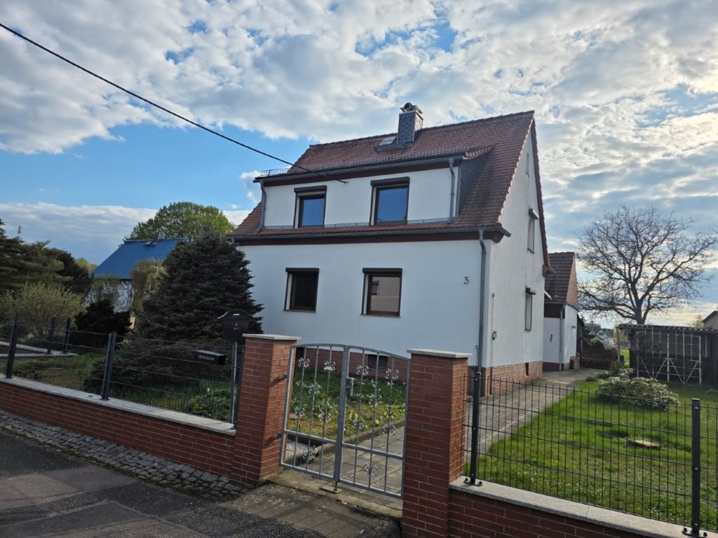 Junge Familien aufgepasst! Einfamilienhaus am Stadtrand mit Potenzial und XXL-Garten